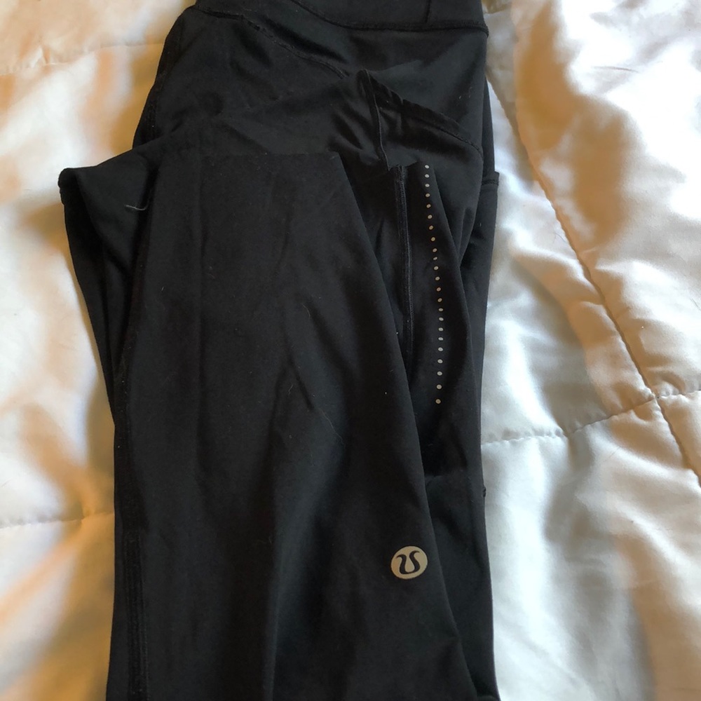 black lululemon leggings